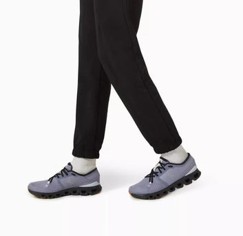 On Cloud | Cloud X 4 Sneakers – Feather Black – Product Image 2