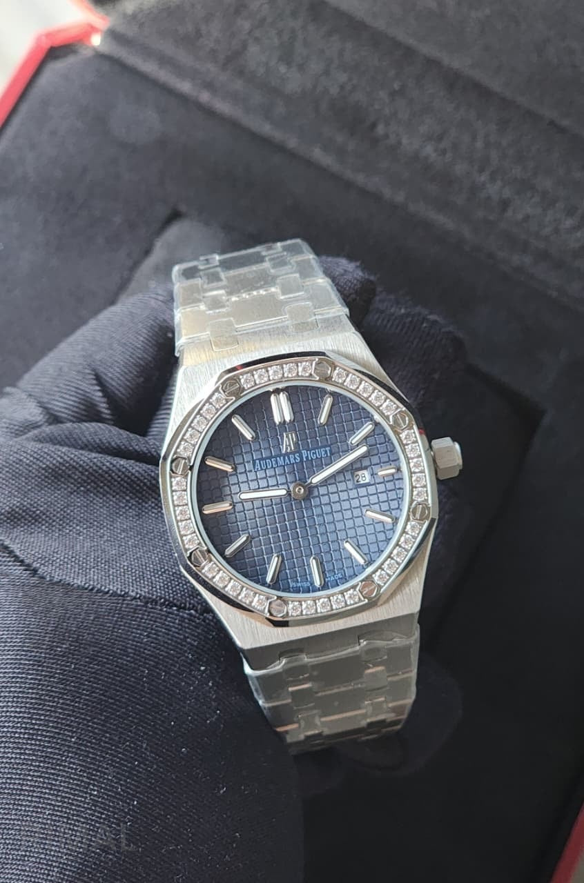 Audemars Piguet Royal Oak – Silver & Royal Blue - View 5