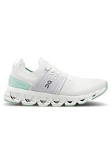 On Cloud | Cloudnova Lightweight Running Sneakers
