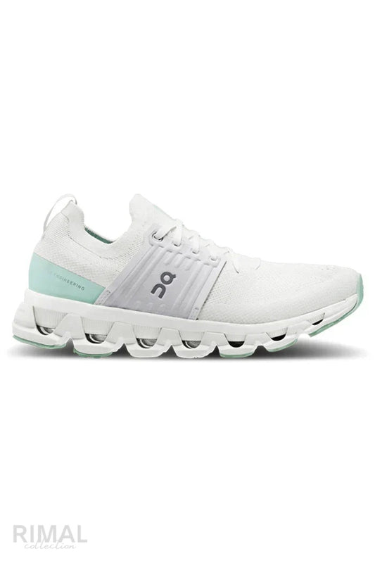 On Cloud | Cloudnova Lightweight Running Sneakers – Product Image 1