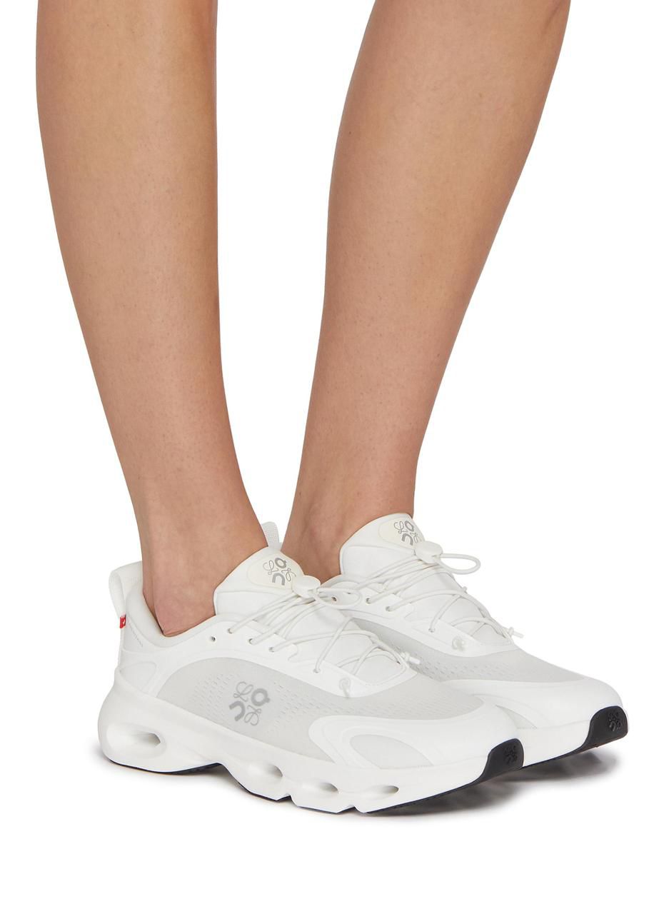 On Cloud | Cloudsolo Loewe Sneakers – White / Light Grey – Product Image 3