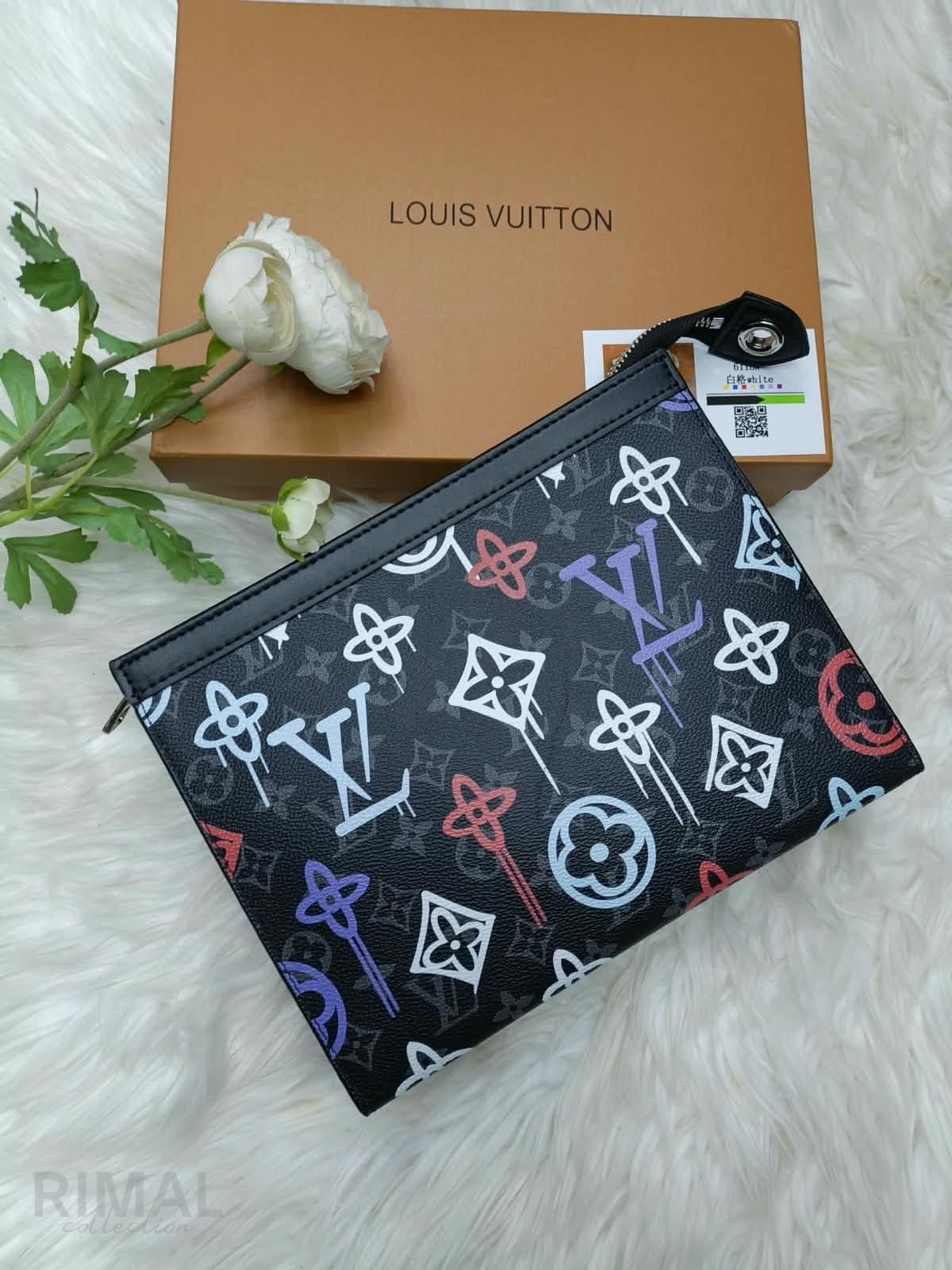 Louis Vuitton – Pochette Voyage Clutch Multicolour Graffati Monogram