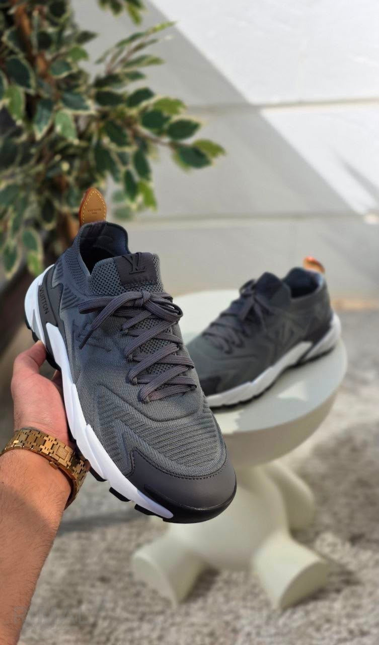 Louis Vuitton LV Runner Tatic Sneaker – Dynamic Grey & White - View 5