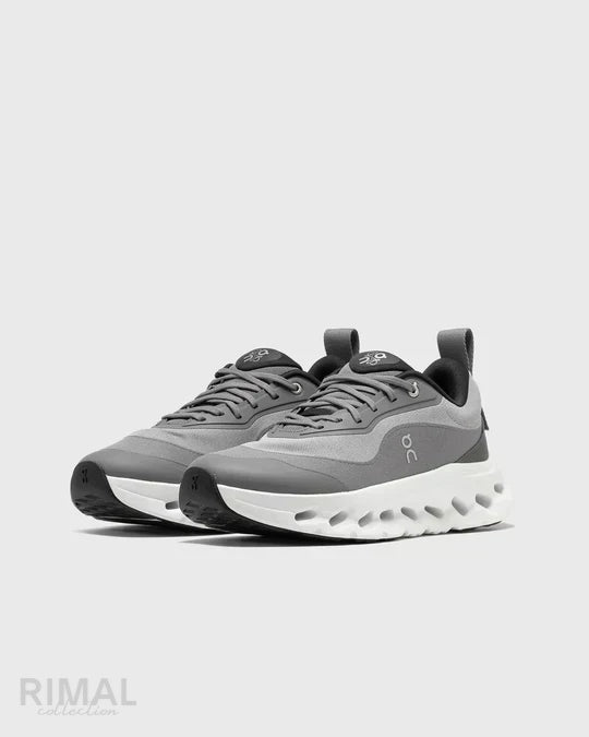 On Cloud | x Cloudtilt Sneakers – Grey – Product Image 3