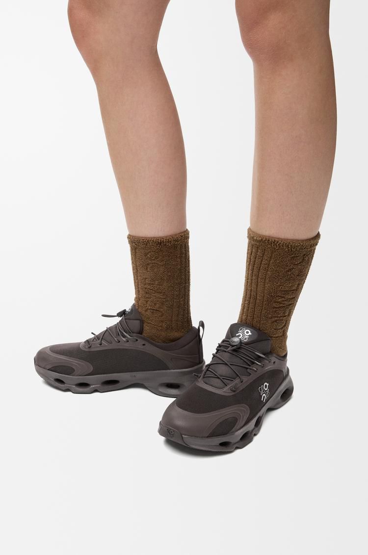 On Cloud | Cloudsolo Loewe Sneakers – Dark Brown / Black – Product Image 2