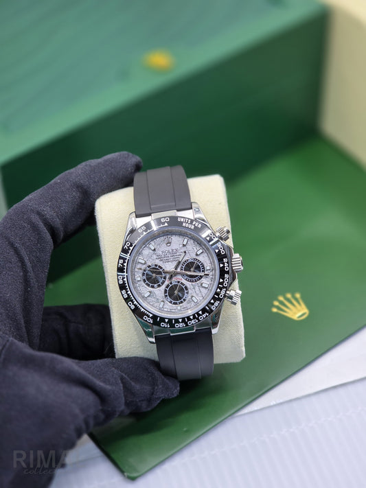 Rolex | Cosmograph Daytona Oysterflex Watch – Yellow / Gold / White – Product Image 1