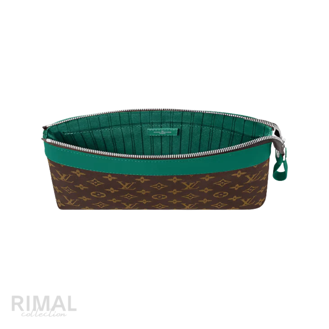 Louis Vuitton – Pochette Voyage Souple