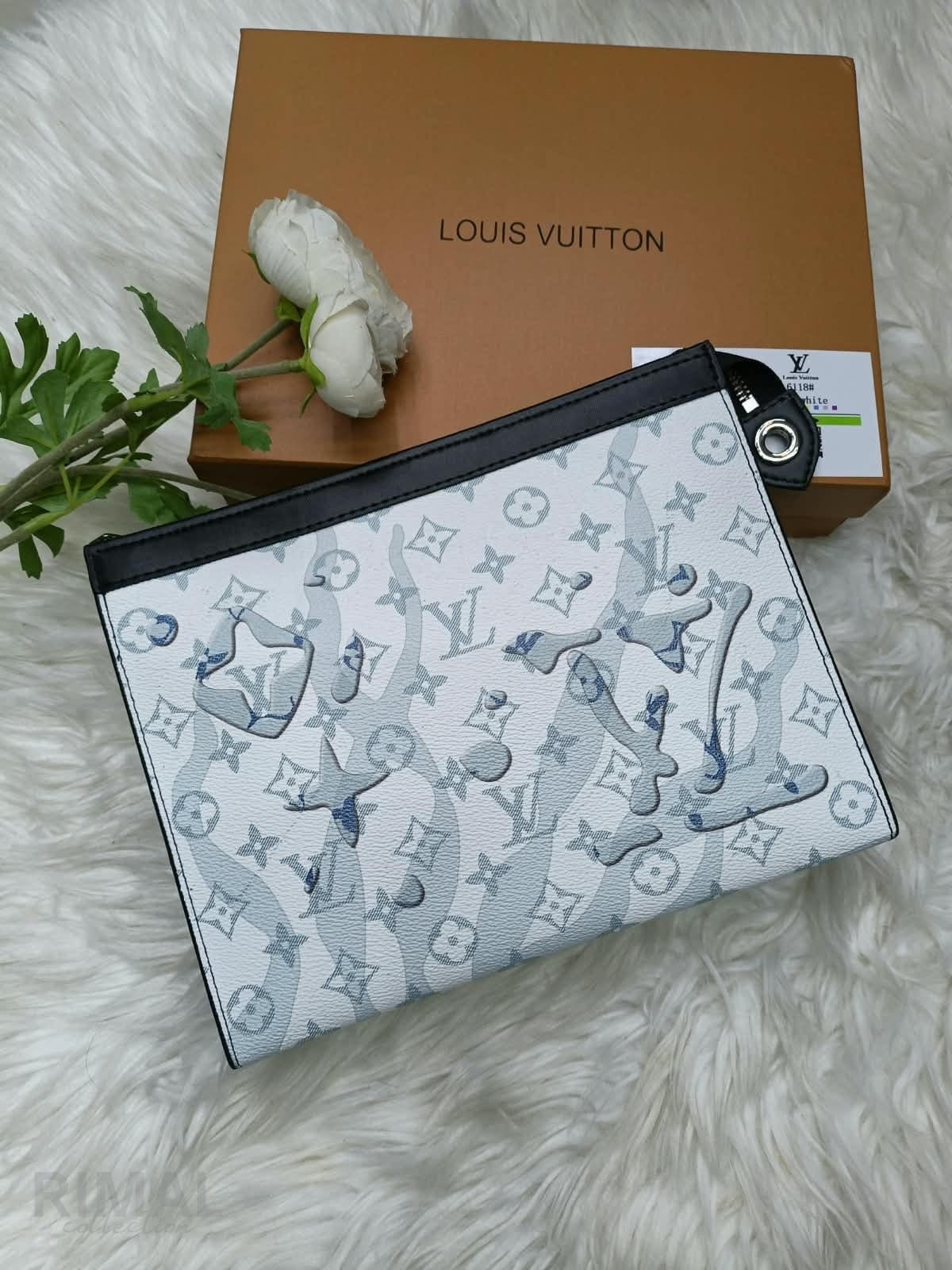 Louis Vuitton – Watermark Toiletry 26