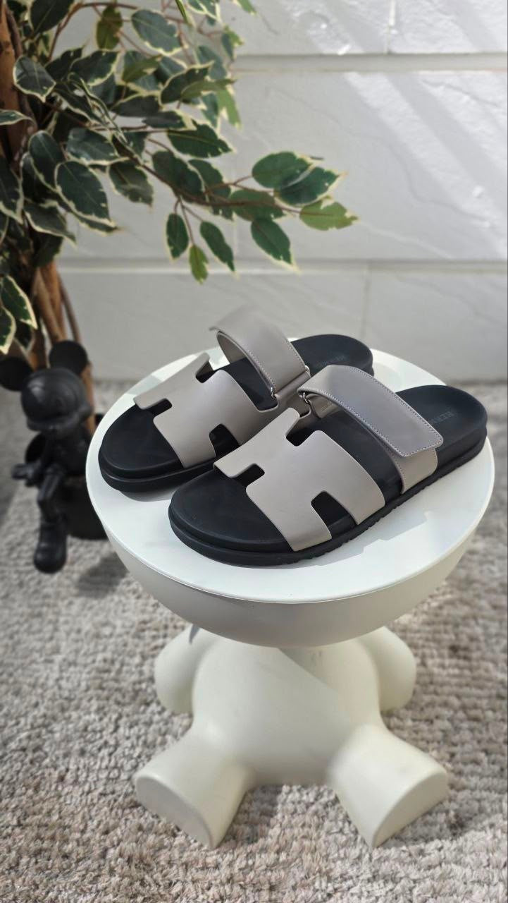Hermès | Chypre Sandals Beige Esquisse - View 5