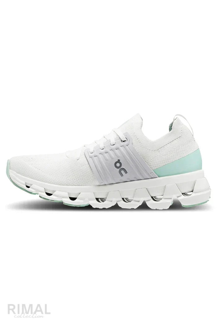 On Cloud | Cloudnova Lightweight Running Sneakers – Product Image 6