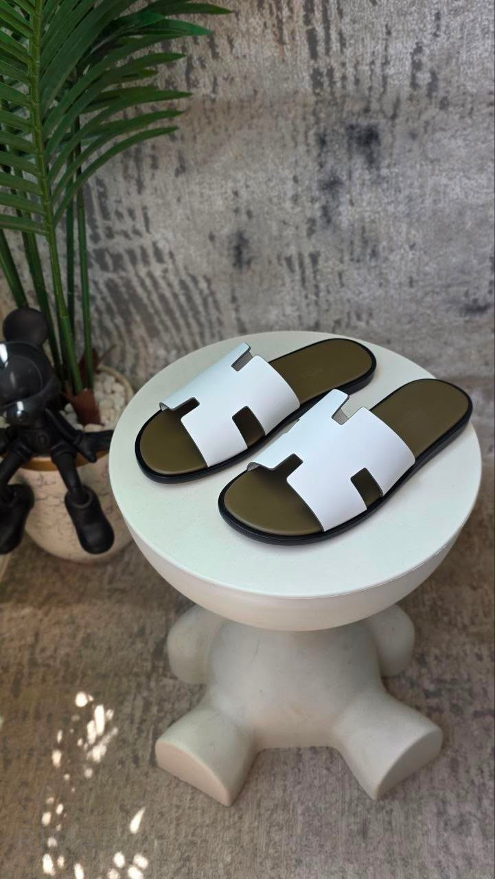 Hermès Izmir Sandal – Two-Tone – View 4
