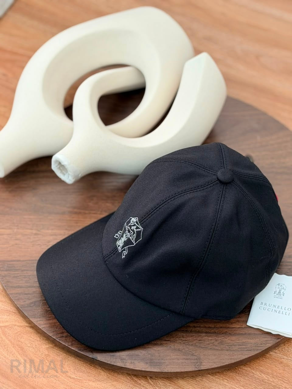 Brunello Cucinelli | Black Cotton Gabardine Embroidered Solomeo Crest Baseball Cap - View 5