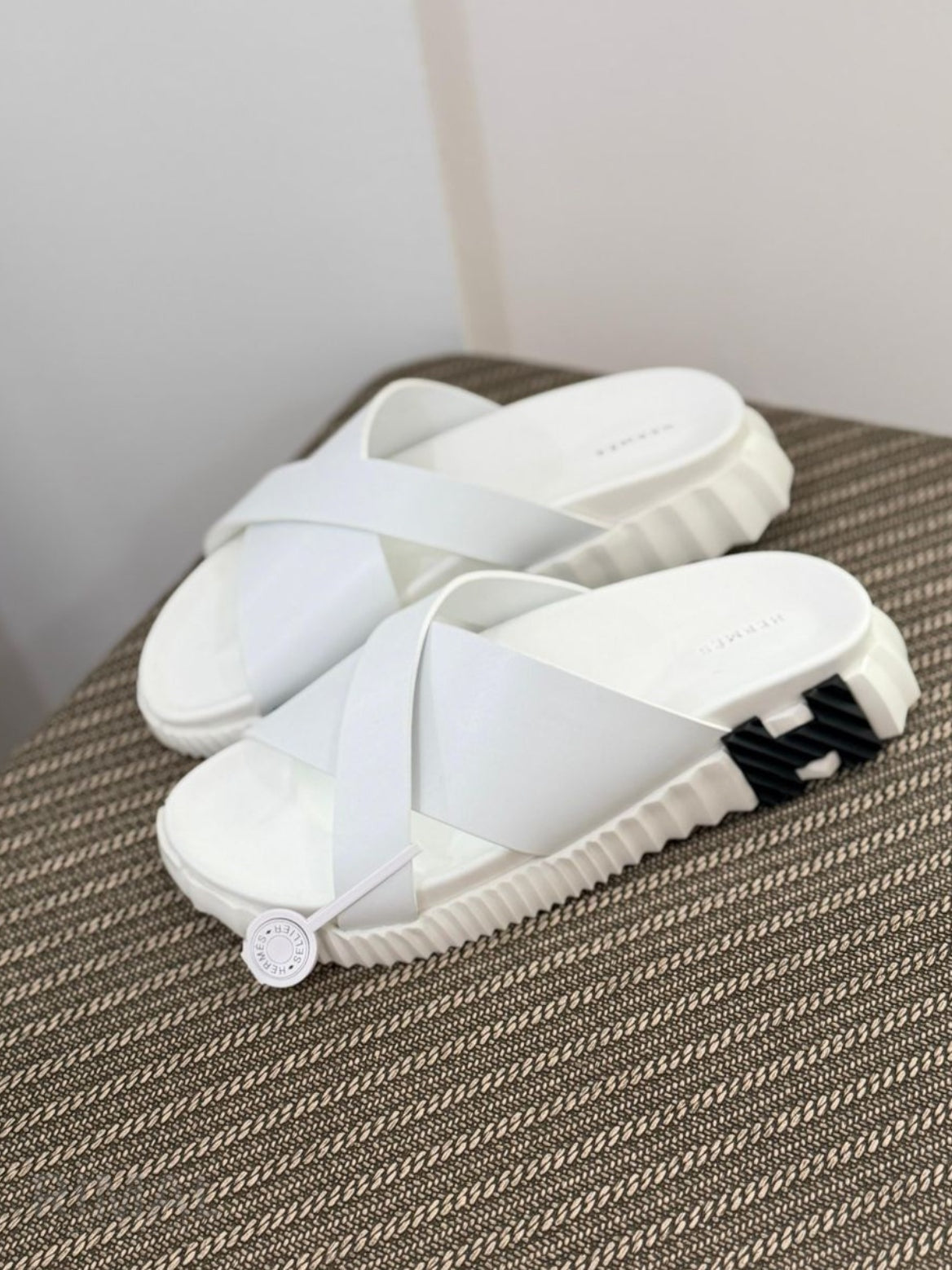 Hermès | Electro Sandals – Noir – Product Image 1