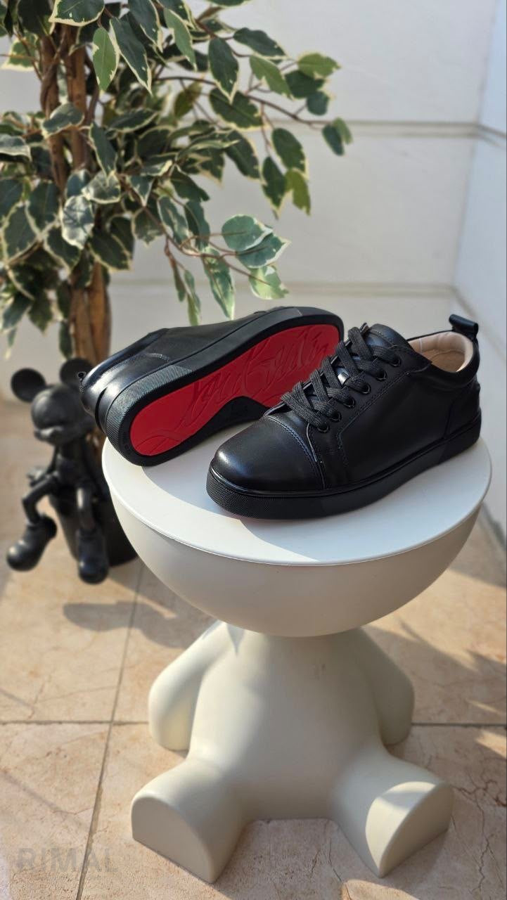 Christian Louboutin Louis Junior Low-Top Leather Sneakers – Black - View 3