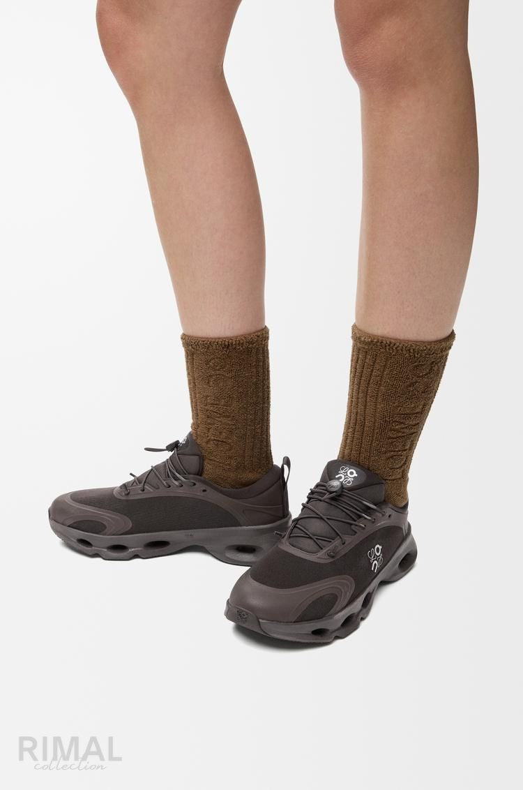 On Cloud | Cloudsolo Loewe Sneakers – Dark Brown / Black – Product Image 2