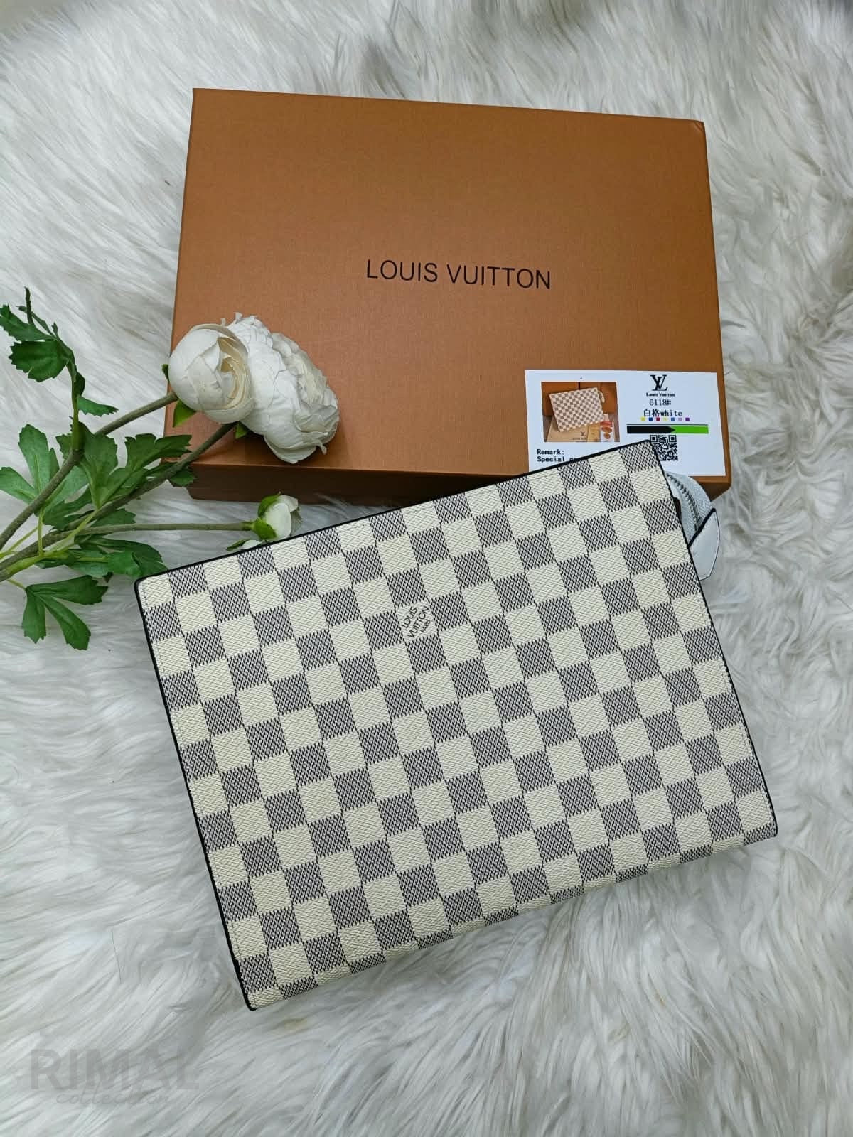 Louis Vuitton – Poche Toilette