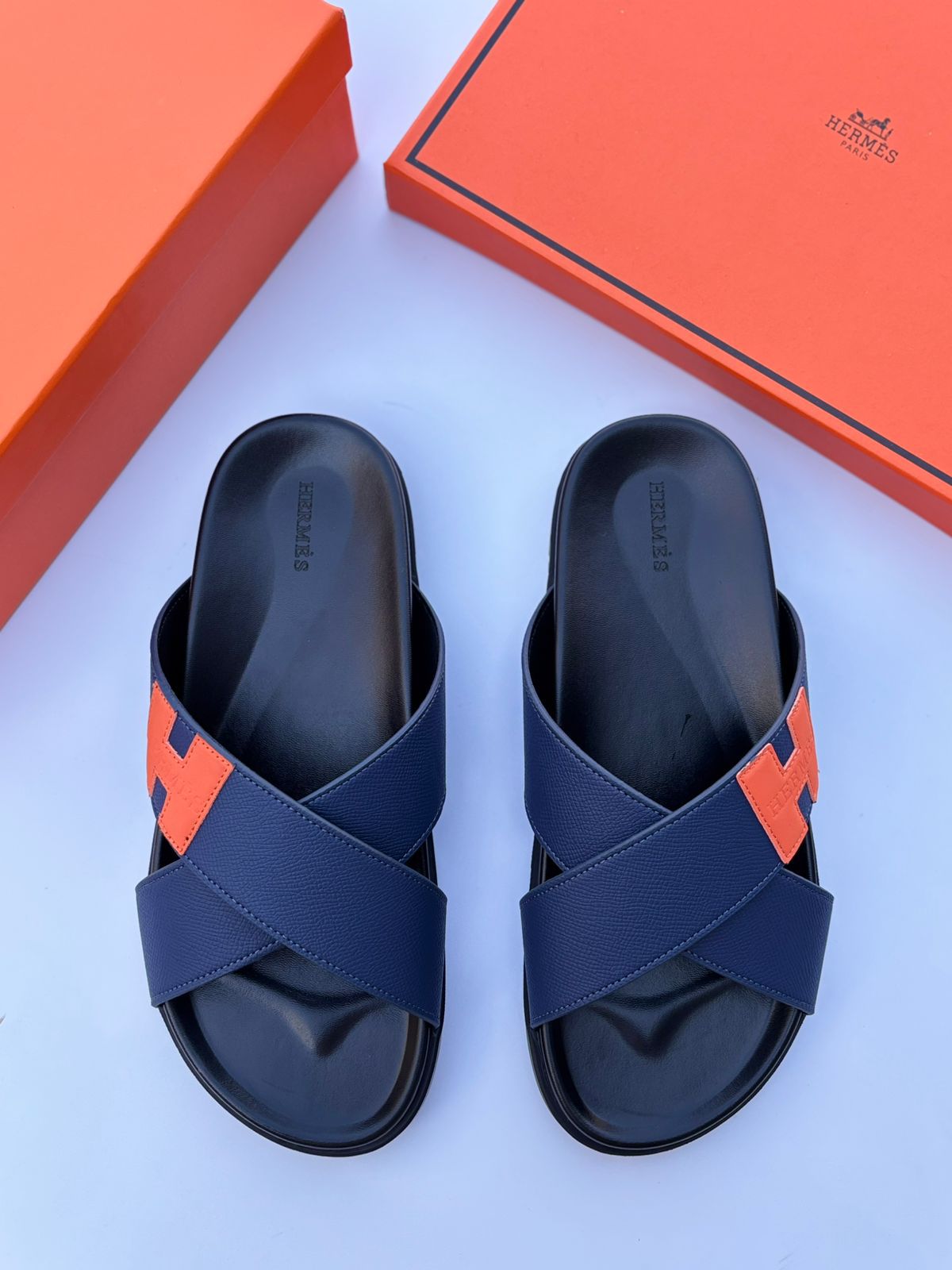 Hermès | Chypre Sandals – Orange / Noir – Product Image 1