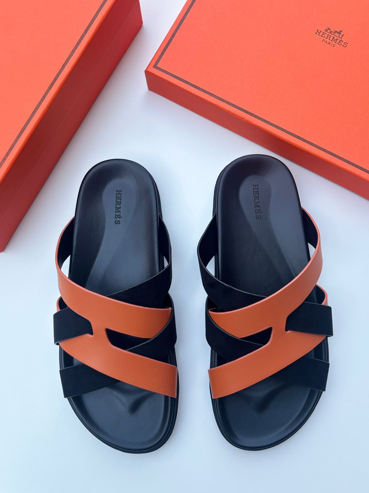 Hermès | Electra Blanc Navy Blue Sandals – Blanc Navy Blue – Product Image 1
