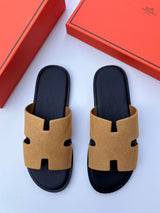 Hermès | Izmir Sandals – Noir / Gold
