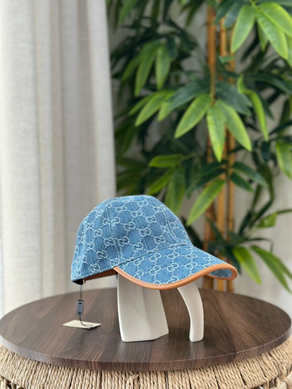 Gucci | GG Canvas Leather Brim Baseball Cap – Beige / Blue – Product Image 1