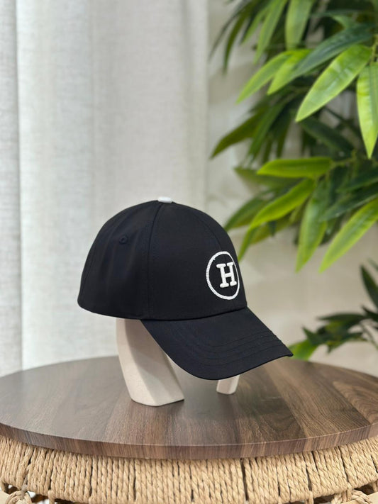 Hermès | Nevada Paris Cap – White / Gold – Product Image 1