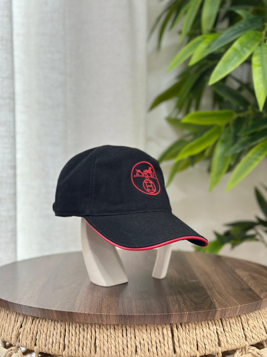 Hermès | Miles H Circle Cap – Noir – Product Image 1
