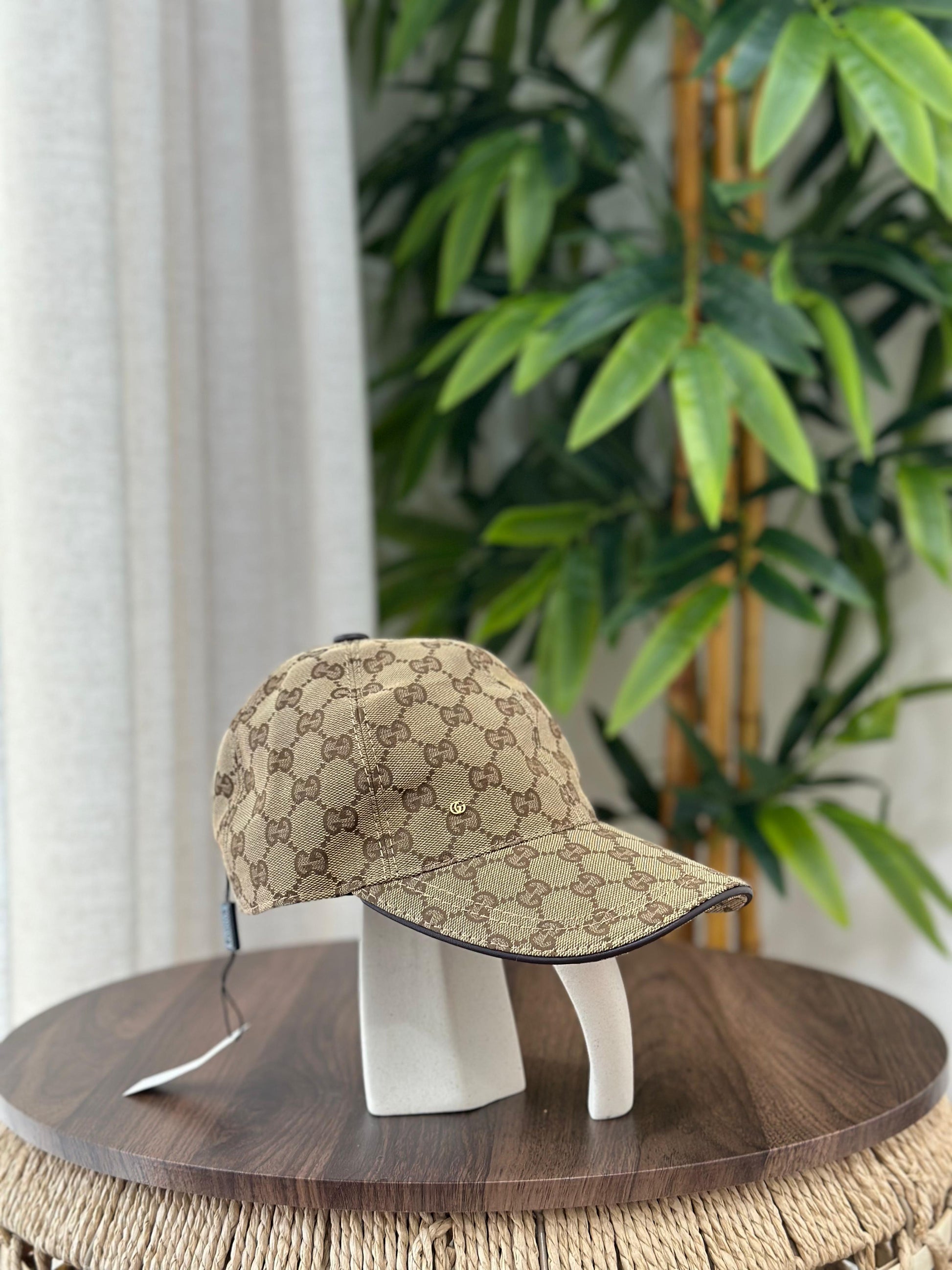 Gucci | GG Canvas Embroidered Logo Baseball Cap – Black – Product Image 1