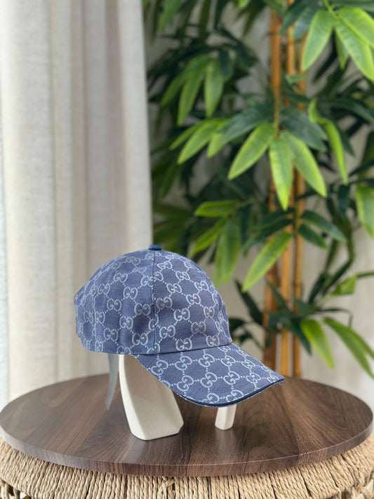 Gucci | Interlocking G Cotton Canvas Baseball Cap – White / Black – Product Image 1