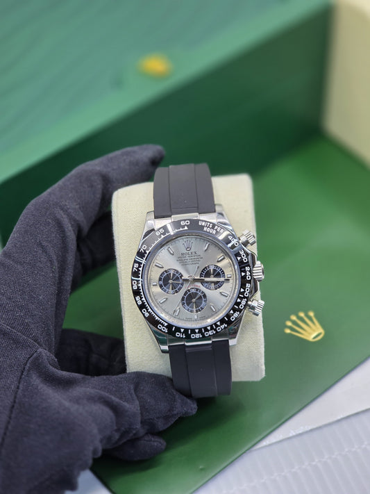 Rolex | Cosmograph Daytona Everose Chocolate Oysterflex Watch – Gold – Product Image 1