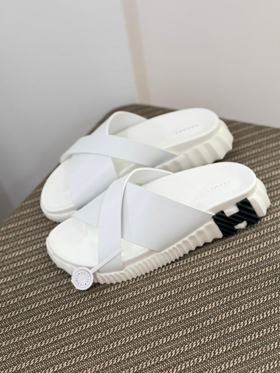 Hermès | Electro Sandals – Noir – Product Image 1