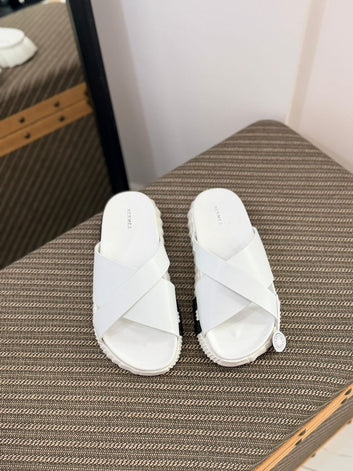 Hermès | Electro Sandals – Noir – Product Image 2
