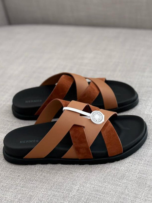 Hermès | Eric Sandals – Noir – Product Image 1