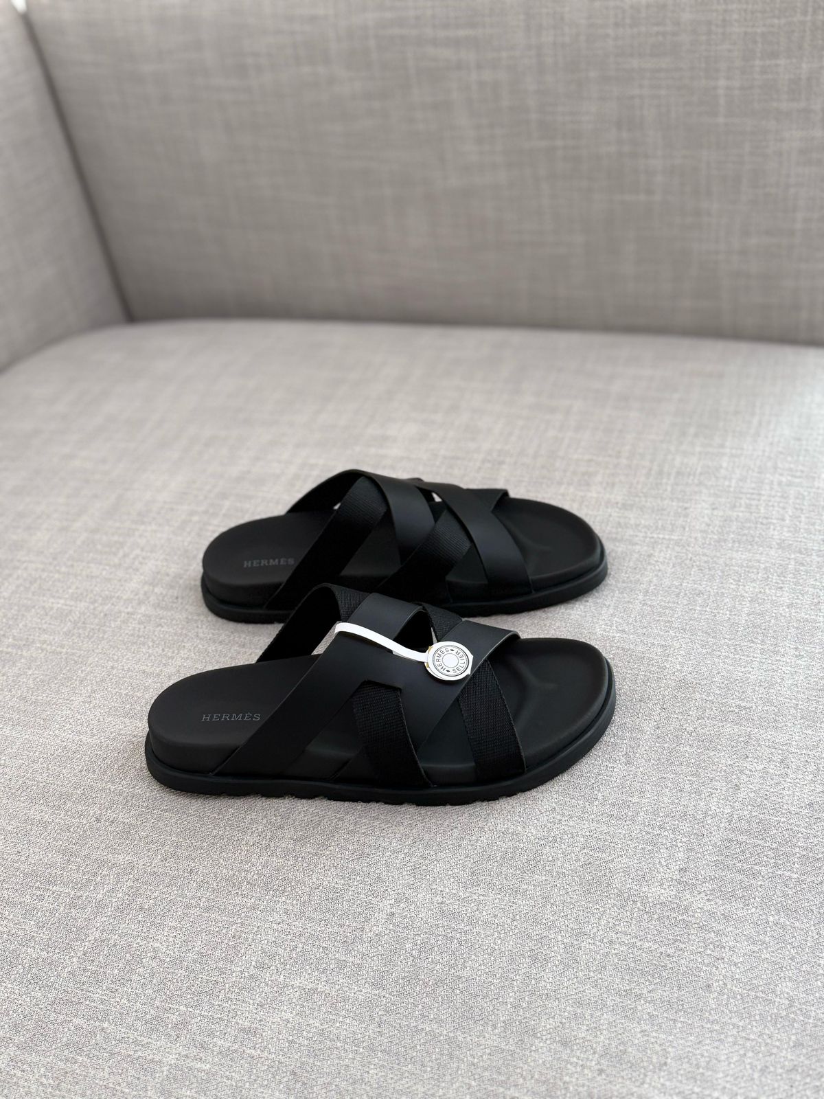 Hermès | Eric Sandals – Noir / Beige – Product Image 3
