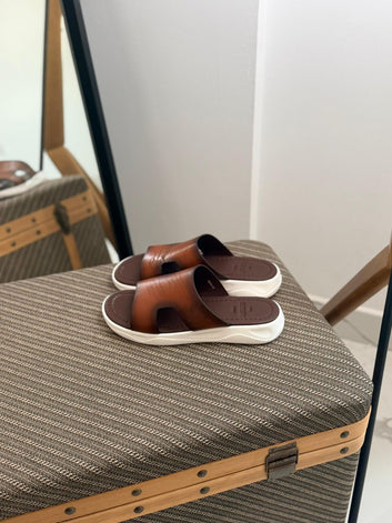 Hermès | Empire Poppy Feu Sandals – Orange – Product Image 2