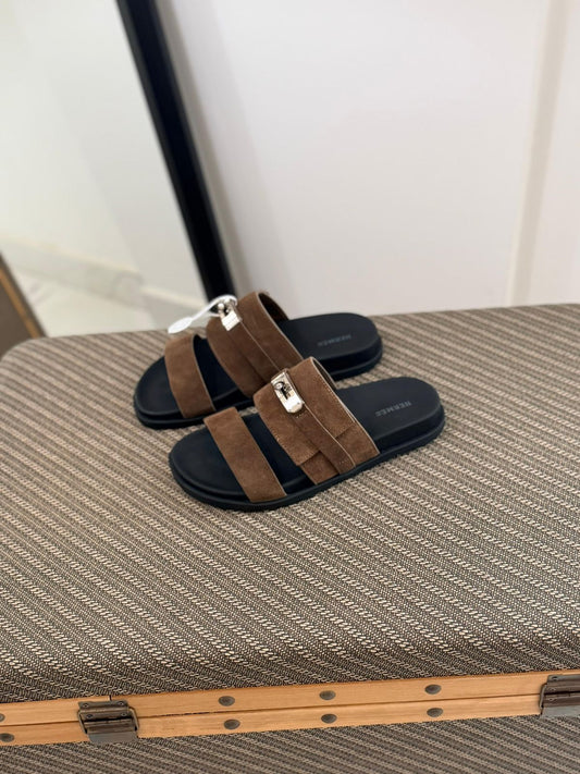 Hermès | Eric Sandals – Noir – Product Image 1