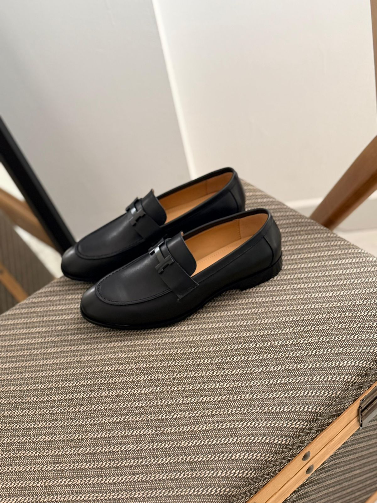 Hermès | Paris Loafers – Black – Product Image 3
