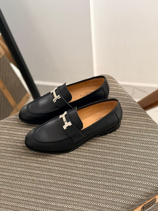 Hermès | Paris Loafers – Black – Product Image 1