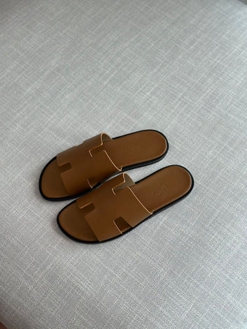 Hermès | Izmir Sandals – Gold / Tan – Product Image 2