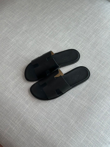 Hermès | Izmir Sandals – Gold / Tan – Product Image 2