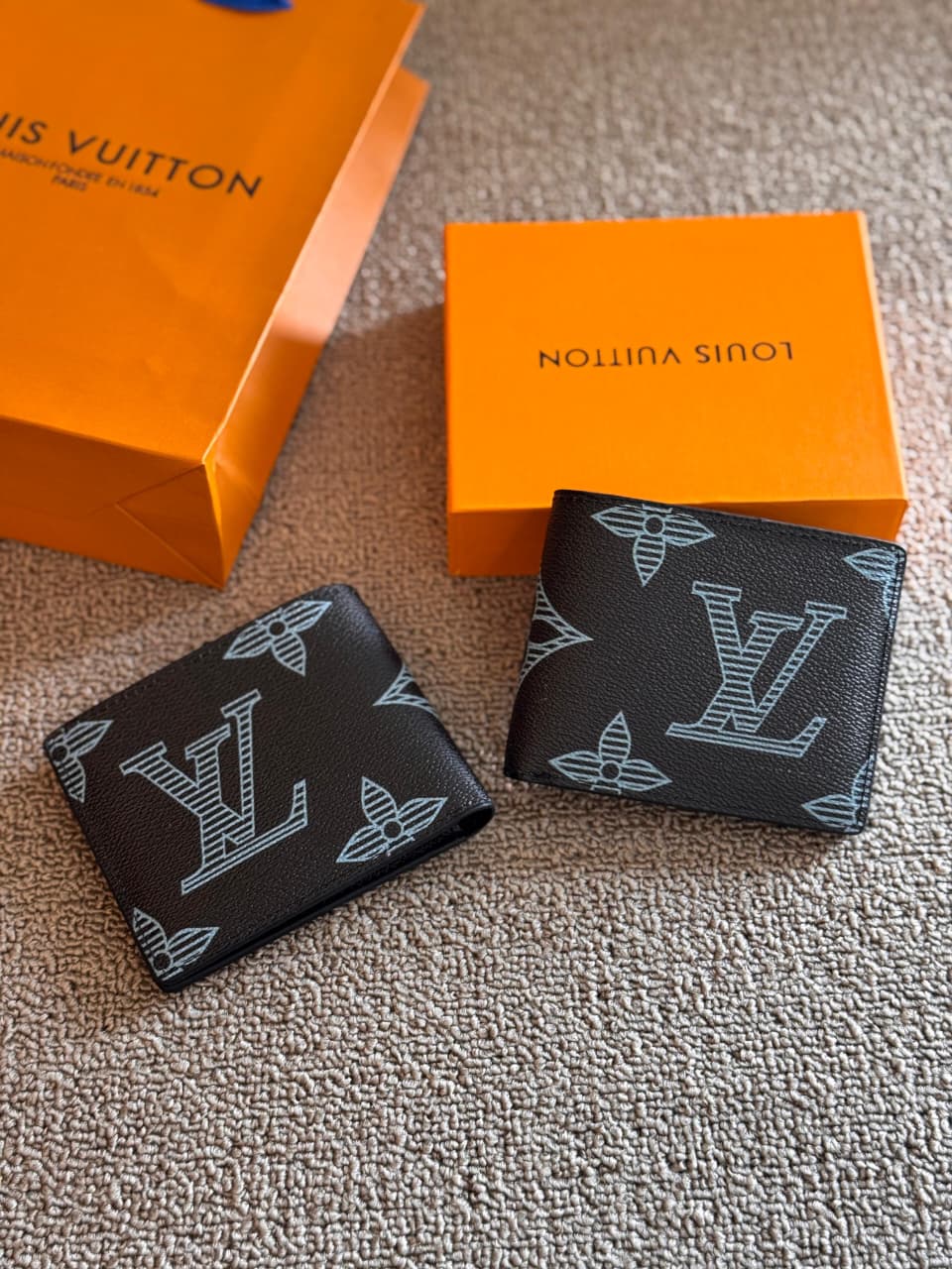 Louis Vuitton | Multiple Eclipse Graffiti Wallet – Black / Multicolor – Product Image 1