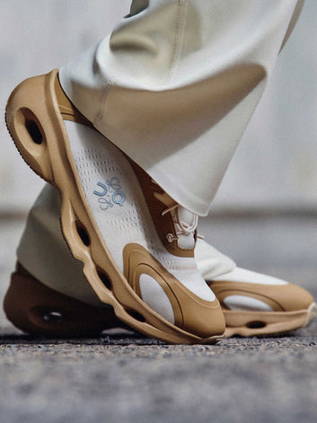 On Cloud | Cloudsolo Sneakers – Product Image 2