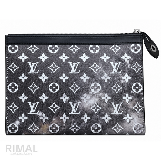 Louis Vuitton – Pochette Voyage MM Black Galaxy