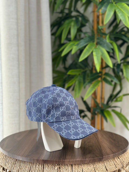 Gucci | Interlocking G Cotton Canvas Baseball Cap – White / Black – Product Image 1
