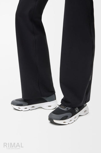 On Cloud | Cloudsolo Loewe Sneakers – Black – Product Image 2