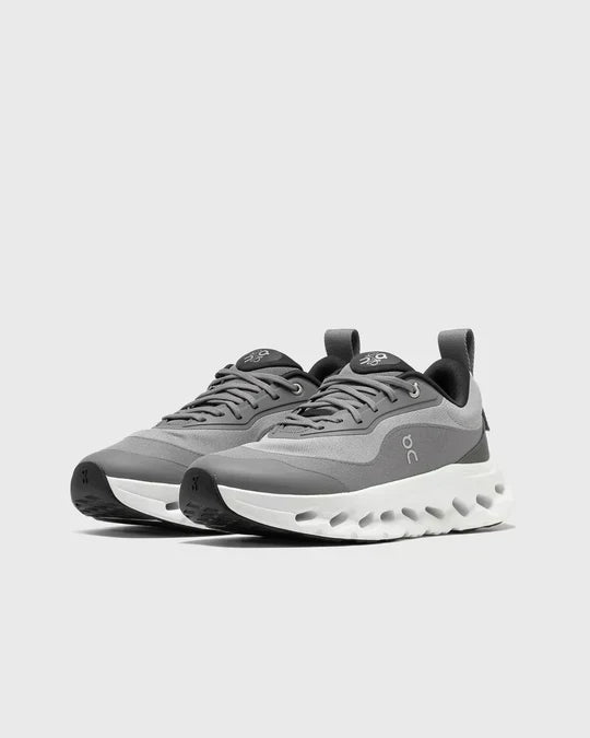 On Cloud | x Cloudtilt Sneakers – Grey – Product Image 3