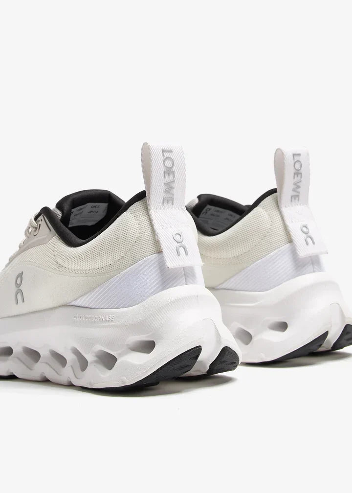 On Cloud | Cloudtilt 2 Loewe Sneakers – Sand / White – Product Image 3